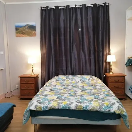 Cozy And Equipped Outbuilding In