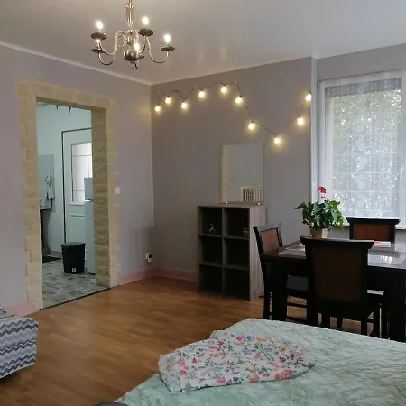 Cozy And Equipped Outbuilding In Appartement *